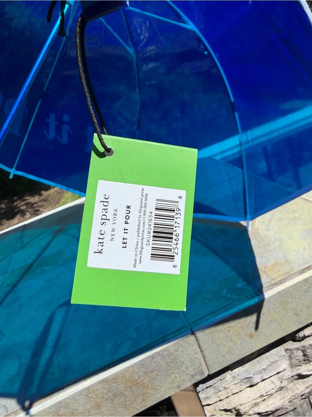 NWT kate spade “Let It Pour” Bubble “34 diameter Umbrella